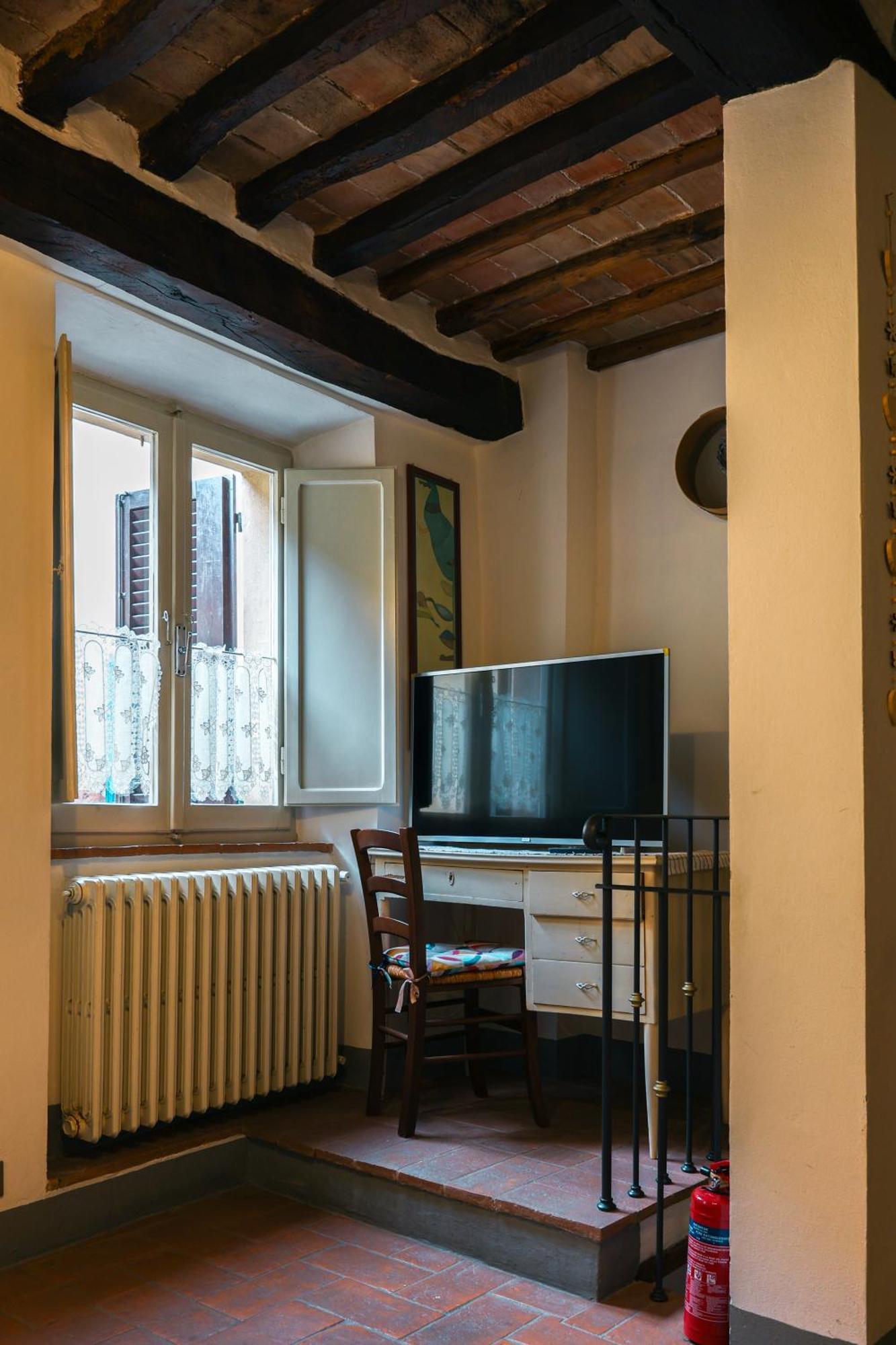 Pulcinella Appartamento Tipico Centro Storico Montepulciano Stazione 外观 照片